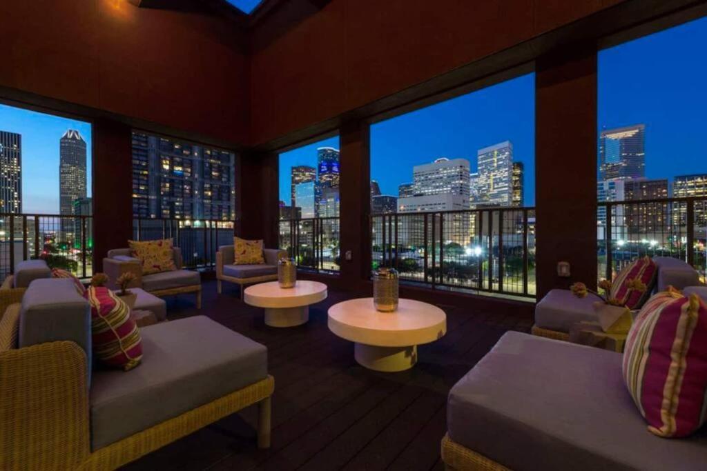 Апартаменты Apto 1 Bed - Kitchen - Free Parking Хьюстон Экстерьер фото
